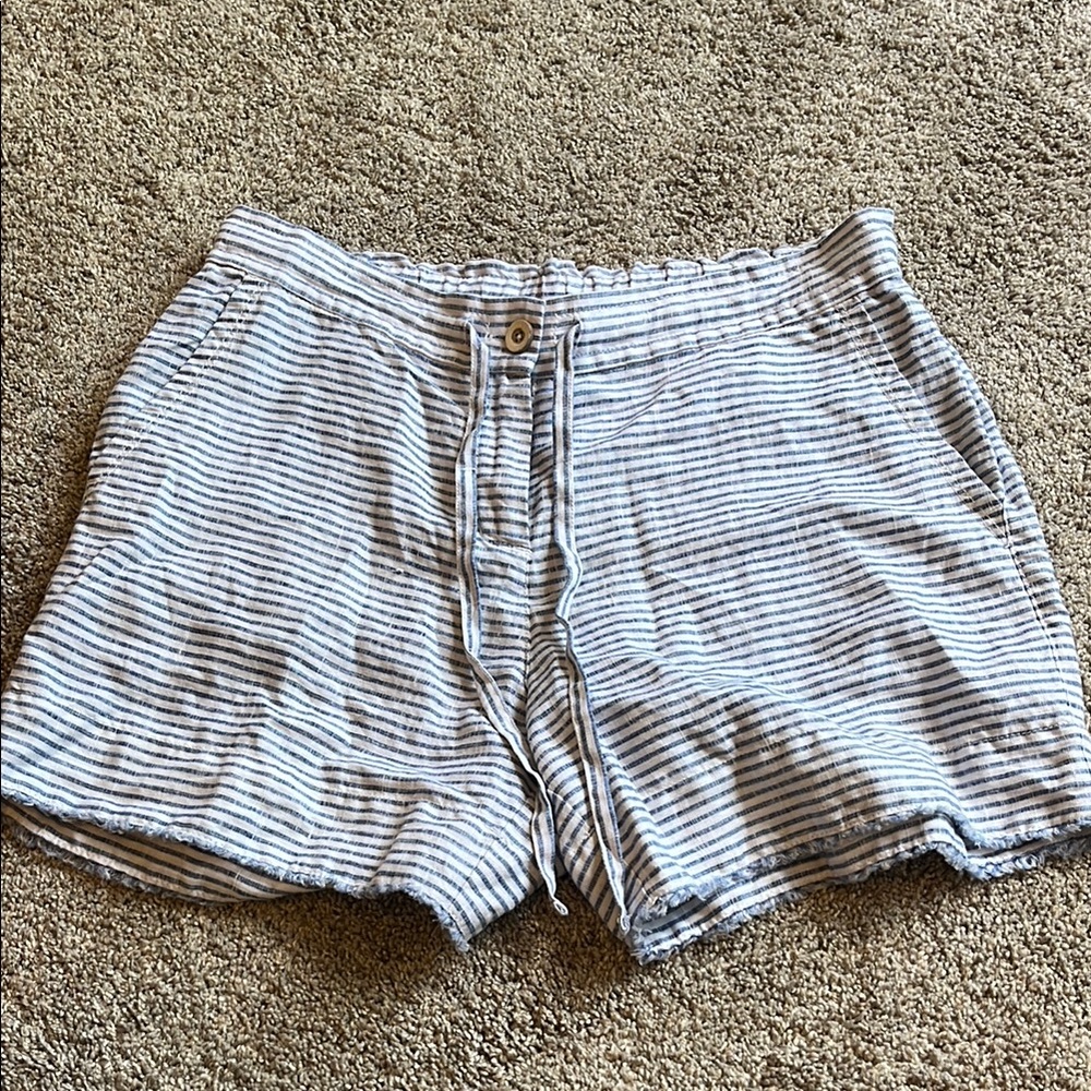 Tommy Bahama High Waist White and Black Shorts